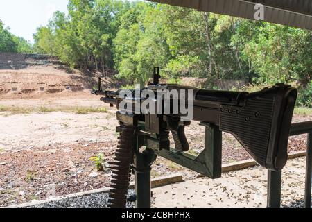 Machine Gun Squad automatische Waffe für Menschen schießen in Cu Chi Tunneln in Ho Chi Minh, Vietnam Stockfoto