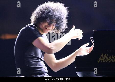 Neapel, Italien. August 2020. Giovanni Allevi im Konzert in Neapel für die Rezension mit dem Titel "Restate a Napoli. Il Teatro del Plebiscito“. (Foto: Salvatore Esposito/Pacific Press) Quelle: Pacific Press Media Production Corp./Alamy Live News Stockfoto