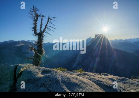 Die Halbkuppel vom Glacier Point im yosemite Nationalpark Bei Sonnenaufgang Stockfoto