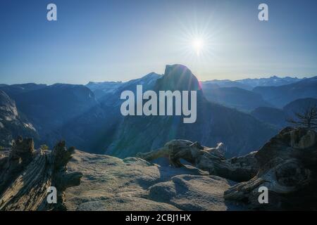 Die Halbkuppel vom Glacier Point im yosemite Nationalpark Bei Sonnenaufgang Stockfoto