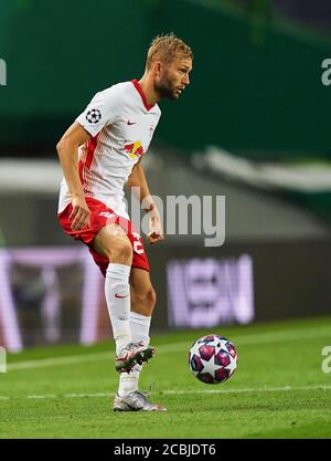 Lissabon, Lissabon, Portugal, 13. August 2020, Konrad LAIMER, RB Leipzig 27 im Viertelfinale des UEFA Champions League-Finalturniers RB LEIPZIG - ATLETICO MADRID 2-1 in der Saison 2019/2020. © Peter Schatz / Alamy Live News / Pool - die UEFA-VORSCHRIFTEN VERBIETEN DIE VERWENDUNG VON FOTOS als BILDSEQUENZEN und/oder QUASI-VIDEO - Nationale und internationale Nachrichtenagenturen AUSSCHLIESSLICHE redaktionelle Verwendung Stockfoto