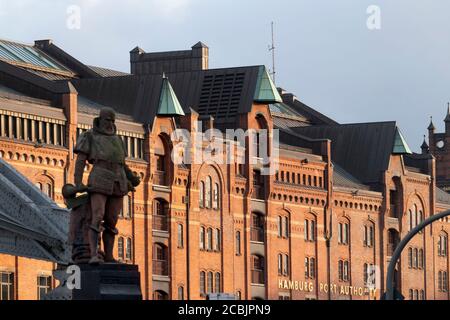 Vasco Da Gama Statue, Kornhausbrücke, Speicherstadt, Hamburg Port Authority, Hamburg, Deutschland Stockfoto