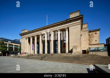 Sheffield, South Yorkshire Sheffield City Hall A Grade II* denkmalgeschütztes neoklassizistisches Gebäude des Architekten E. Vincent Harris, das Barkers Poo dominiert Stockfoto