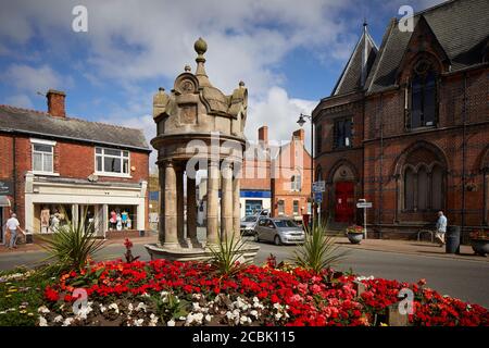 Sandbach Marktstadt in Cheshire Hightown Trinkbrunnen auf einem Kreisverkehr Stockfoto