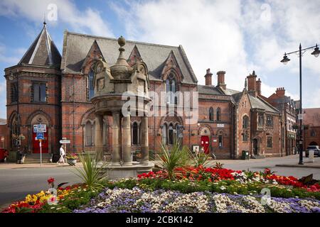 Sandbach Marktstadt Cheshire Hightown Trinkbrunnen Stadtverwaltung Sandbach Sandbach Literary Institution renommierter Architekt Sir George Gilbert SC Stockfoto