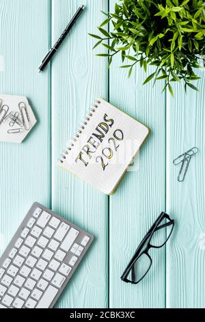 Konzept des Web Network Social Media Marketing. Arbeitsplatz flach legen Stockfoto