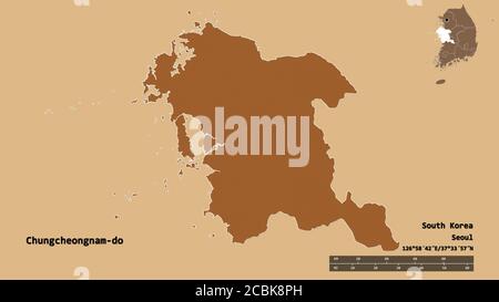 Form von Chungcheongnam-do, Provinz Südkorea, mit seiner Hauptstadt isoliert auf festem Hintergrund. Entfernungsskala, Regionenvorschau und Beschriftungen. Kompost Stockfoto