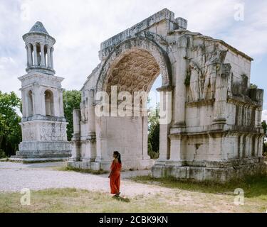 Les Antiques Denkmal, das ein Teil der Glanum archäologischen ist Standort in der Nähe von Saint Remy de Provence in Frankreich Stockfoto