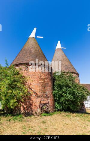 Ein Backsteinhaus im ländlichen Kent, England Stockfoto