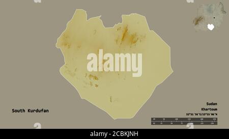 Form von Südkurdufan, Staat Sudan, mit seiner Hauptstadt isoliert auf festem Hintergrund. Entfernungsskala, Regionenvorschau und Beschriftungen. Topografisches Relief Stockfoto