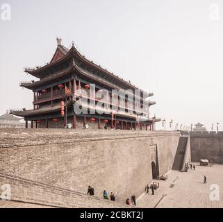 Xian alte Stadtmauer, Südtor tagsüber Stockfoto