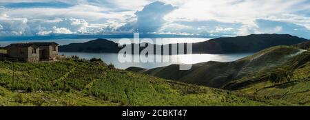 Panoramablick von Yumani, Isla del Sol, Titicacasee, Bolivien, Südamerika Stockfoto