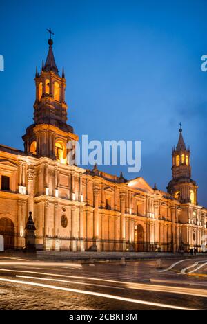 Kathedrale bei Nacht, Arequipa, Peru, Südamerika Stockfoto