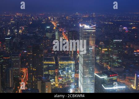 Luftaufnahme von Peking Central Business District und Innenstadt von Peking beleuchtet bei Nacht, China Stockfoto