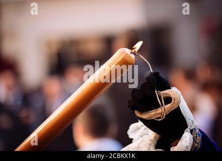 Büßer der Bruderschaft Los Negritos an Prozessionen während der Semana Santa (Karwoche), Sevilla, Andalusien, Spanien Stockfoto