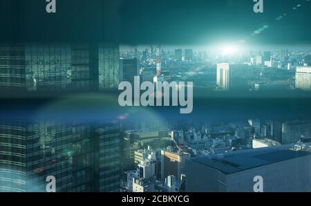 Blick auf die Stadt durch Jalousien, Tokio, Japan Stockfoto