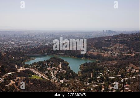 Luftaufnahme des Hollywood Reservoir und Los Angeles, Kalifornien, USA Stockfoto