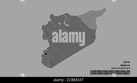 Entsättigte Form Syriens mit seiner Hauptstadt, der wichtigsten regionalen Teilung und dem abgetrennten Al Ḥasakah-Gebiet. Beschriftungen. Höhenkarte mit zwei Ebenen. 3D-Rendering Stockfoto