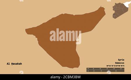 Form von Al Ḥasakah, Provinz Syrien, mit seiner Hauptstadt auf festem Hintergrund isoliert. Entfernungsskala, Regionenvorschau und Beschriftungen. Zusammensetzung von patte Stockfoto