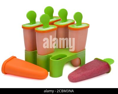 Fruchteis in besonderen Formen. Helle Farbe, Sommerstimmung. Stockfoto