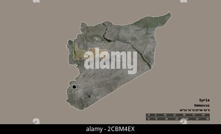 Entsättigte Form Syriens mit seiner Hauptstadt, der wichtigsten regionalen Teilung und dem abgetrennten Hamah-Gebiet. Beschriftungen. Satellitenbilder. 3D-Rendering Stockfoto