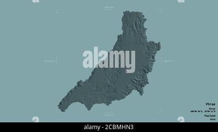 Gebiet von Phrae, Provinz Thailand, isoliert auf einem soliden Hintergrund in einem georeferenzierten Begrenzungsrahmen. Beschriftungen. Farbige Höhenkarte. 3D-Rendering Stockfoto