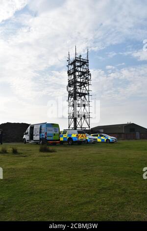 Polizeibeamte am Tatort in der Nähe des Gipfels von Brown Clee Hill im Süden von Shropshire. Eine Morduntersuchung wurde eingeleitet, nachdem ein Rentner in der Gegend tot aufgefunden wurde. Stockfoto