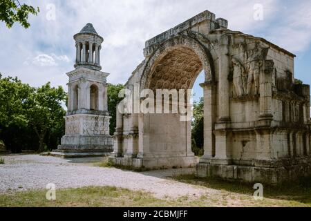 Les Antiques Denkmal, das ein Teil der Glanum archäologischen ist Standort in der Nähe von Saint Remy de Provence in Frankreich Stockfoto