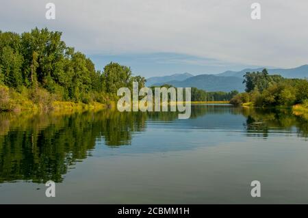 Die Johnson Creek Area am Lake Pend Oreille, dem größten See im US-Bundesstaat Idaho, liegt im Norden von Idaho Panhandle. Stockfoto