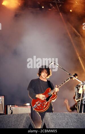 Peter Hayes im Black Rebel Motorcycle Club beim Reading Festival 2003, Reading, Berkshire, England, Großbritannien. Stockfoto