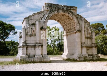 Les Antiques Denkmal, das ein Teil der Glanum archäologischen ist Standort in der Nähe von Saint Remy de Provence in Frankreich Stockfoto