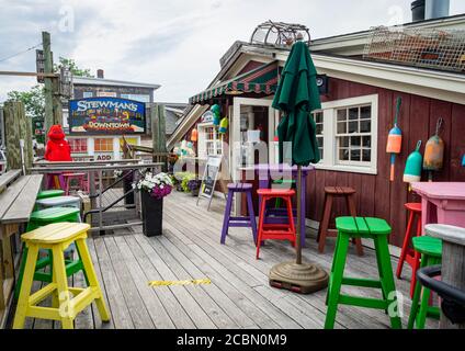 Bar Harbor, Maine/USA - 23. Juli 2020: Restaurant im Freien für Stewman's Lobster Pound, ein berühmtes Restaurant. Stockfoto