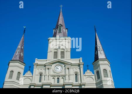 Detail der Saint Louis Kathedrale auf Jackson Square, einem historischen Park im French Quarter von New Orleans, Louisiana, USA. Stockfoto