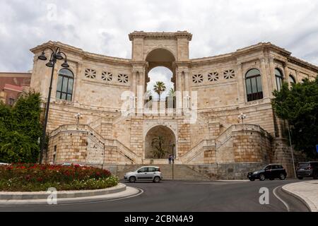 Cagliari, Italien - 07 15 2020: Bastion von Saint Remy in Cagliari auf der Insel Sardinien, Italien. Stockfoto