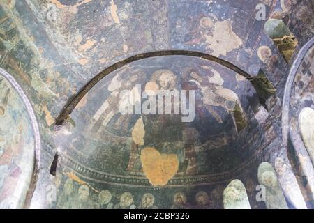 Vardzia, Georgien - Antike Wandmalerei in der Höhle Vardzia Kloster Komplex und alte Stadt. Eine berühmte historische Stätte in Vardzia, Samtskhe Stockfoto