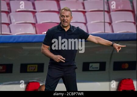 Lissabon, Lissabon, Portugal, 14. August 2020. Trainer Hansi Flick (München) im Viertelfinale der UEFA Champions League Finalturnier FC BAYERN MÜNCHEN - FC BARCELONA in der Saison 2019/2020, FCB, München, Barca © Peter Schatz / Alamy Live News / Pool - die UEFA-VORSCHRIFTEN VERBIETEN DIE VERWENDUNG VON FOTOS als BILDSEQUENZEN und/oder QUASI-VIDEO - Nationale und internationale Nachrichtenagenturen AUSSCHLIESSLICH zur redaktionellen Verwendung Stockfoto