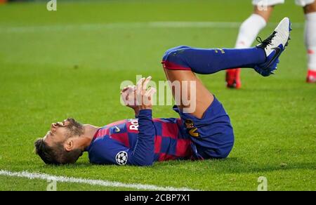 Lissabon, Lissabon, Portugal, 14. August 2020. Gerard Pique (Barca) enttauescht im Viertelfinale der UEFA Champions League Finalturnier FC BAYERN MÜNCHEN - FC BARCELONA in der Saison 2019/2020, FCB, München, Barca © Peter Schatz / Alamy Live News / Pool - die UEFA-VORSCHRIFTEN VERBIETEN DIE VERWENDUNG VON FOTOS als BILDSEQUENZEN und/oder QUASI-VIDEO - Nationale und internationale Nachrichtenagenturen AUSSCHLIESSLICH zur redaktionellen Verwendung Stockfoto