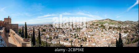 Torre de la Vela Turm der Festung Alcazaba, mit Blick auf Albayzin, Alhambra, Granada, Andalusien, Spanien Stockfoto