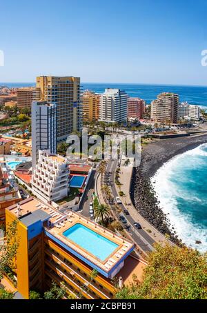 Playa Martianez, Blick von Mirador la Paz nach Puerto de la Cruz, Teneriffa, Kanarische Inseln, Spanien Stockfoto