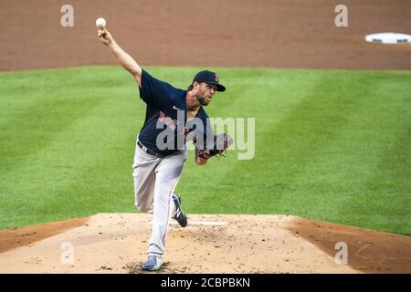 Bronx, Usa. August 2020. Boston Red Sox Pitcher Colten Brewer pitches im ersten Inning gegen die New York Yankees im Yankee Stadium am Freitag, 14. August 2020 in New York City. Foto von Corey Sipkin/UPI Credit: UPI/Alamy Live News Stockfoto