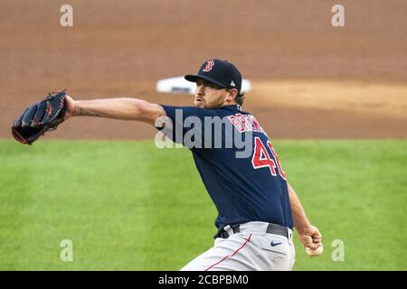 Bronx, Usa. August 2020. Boston Red Sox Pitcher Colten Brewer pitches im ersten Inning gegen die New York Yankees im Yankee Stadium am Freitag, 14. August 2020 in New York City. Foto von Corey Sipkin/UPI Credit: UPI/Alamy Live News Stockfoto