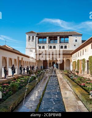 Patio de la Acequia, Gärten des Generalife, Palacio de Generalife, Alhambra, UNESCO-Weltkulturerbe, Granada, Andalusien, Spanien Stockfoto