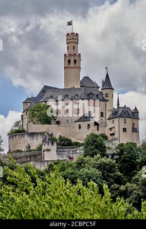 Schloss Marksburg über dem Rheintal bei Braubach, Rheinland-Pfalz, Deutschland Stockfoto