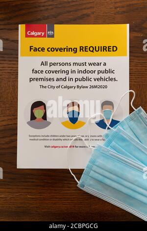 4. August 2020 - Calgary, Alberta, Kanada - New City of Calgary bylaw sign Stockfoto