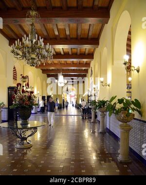 HAVANNA, KUBA - Mar 07, 2013: Die Haupteingangslobby des Hotel Nacional, in Havanna, Kuba; viele berühmte Leute haben in diesem berühmten, ikonischen Hotel übernachtet. Stockfoto