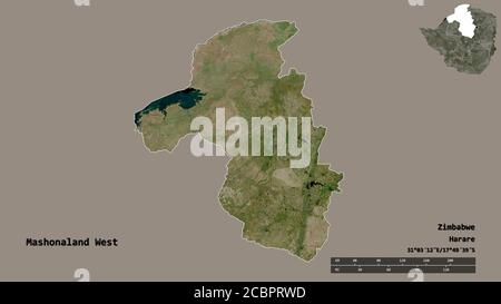 Form von Mashonaland West, Provinz Simbabwe, mit seiner Hauptstadt isoliert auf festem Hintergrund. Entfernungsskala, Regionenvorschau und Beschriftungen. Satellit i Stockfoto