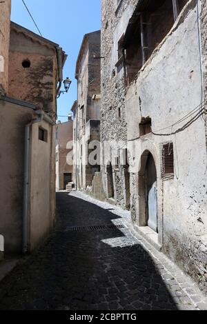 Pesche - Vicolo del Centro storico Stockfoto