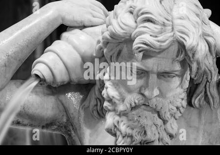 Catania - Die nächtlichen Detail der Brunnen Amenano von Tito Angelini (1837). Stockfoto