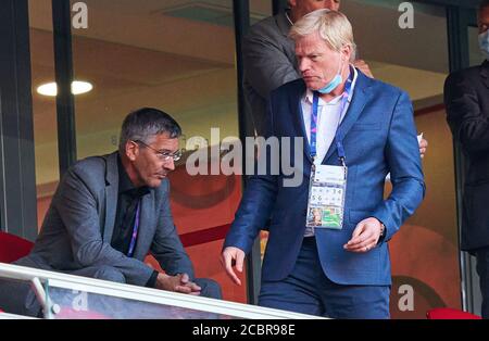 Lissabon, Lissabon, Portugal, 14. August 2020. Herbert HAINER, FCB-Präsident und Ex-CEO Adidas, Frau Angelika, Oliver KAHN, zukünftiger FCB-CEO, im Viertelfinale des UEFA Champions League-Finalturniers FC BAYERN MÜNCHEN - FC BARCELONA 8-2 in der Saison 2019/2020, FCB, München, Barca © Peter Schatz / Alamy Live News / Pool - die UEFA-VORSCHRIFTEN VERBIETEN DIE VERWENDUNG VON FOTOS als BILDSEQUENZEN und/oder QUASI-VIDEO - Nationale und internationale Nachrichtenagenturen AUSSCHLIESSLICH zur redaktionellen Verwendung Stockfoto