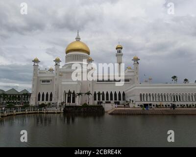 Sultan Omar Ali Saifuddin Moschee in Bandar Seri Begawan. Brunei. Stockfoto